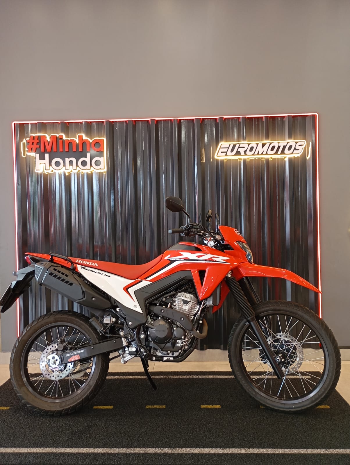 XR300 L TORNADO